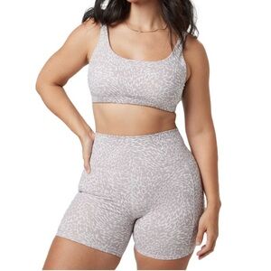 Vuori Daily Bra in salt blurred torrent